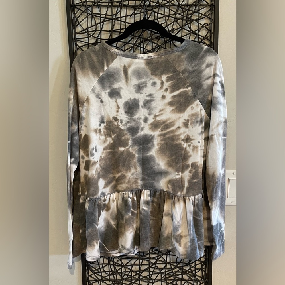 Like New Oversized Tie Dye Peplum Top - Picture 2 of 3